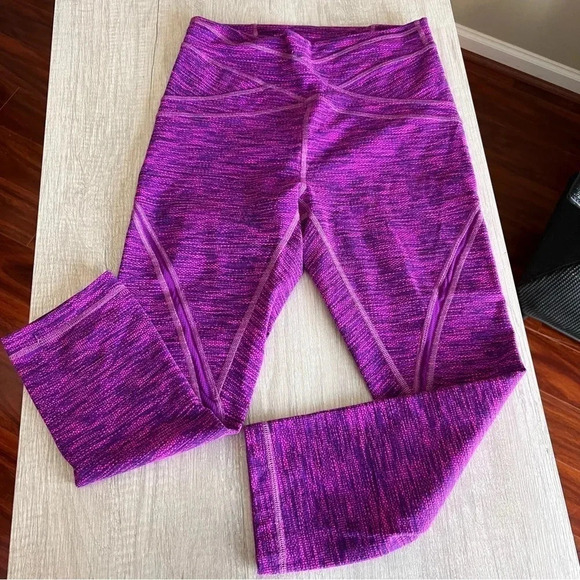 Lululemon Free Flow Crop Size 6 - Picture 2 of 12